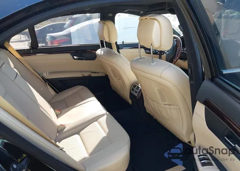 2013 Mercedes-Benz S 550 z USA, uszkodzony, nr VIN WDDNG7DB4DA516423